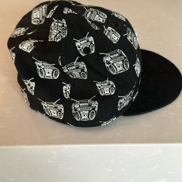 DC X New Era Travis Barker Remix Series Boombox Blink 182 Trucker Hat Size 7.25 - Picture 4 of 7